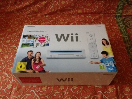 Nintendo Wii Family Edition - Konsole inkl. Wii Sports + Wii Party, weiß