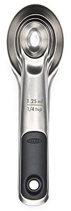 OXO 11137600MLNYK Cuillère à Mesurer 4 Pièces Acier Inoxydable/Plastique Argent 4,32 x 10,16 x 19,56 cm