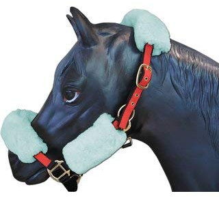 Engel Reitsport | Halfter Set (4-TLG.) inkl. Nasenschoner, Genickschoner und 2X Backenstückbezug - Lammfell Babyblau hellblau (Set 4)