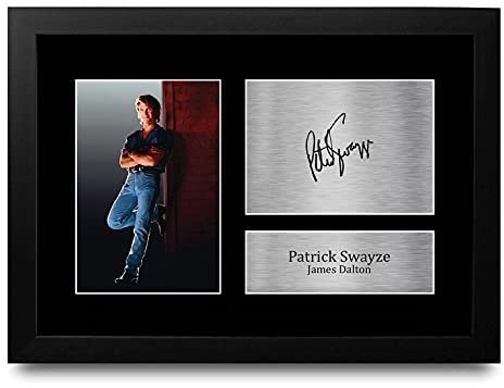 HWC Trading FR A4 Patrick Swayze Roadhouse James Dalton - A4 Framed Geschenke Gedruckt, Signiert Autogramm Bild Für Film-Erinnerungsstücke-Fans - A4 Eingerahmt