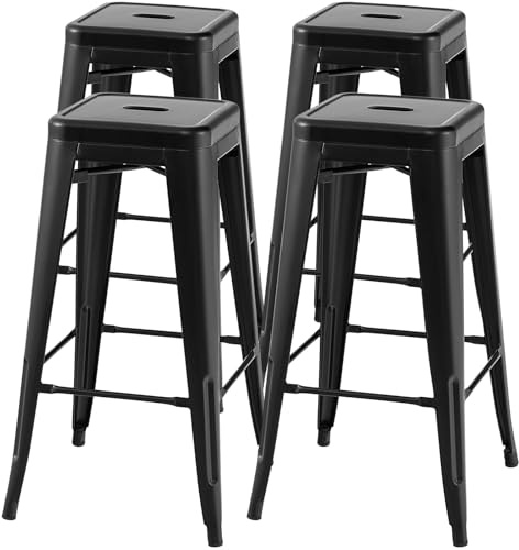 GIANTEX Lot de 4 Tabourets de Bar Empilable, Chaise de Bar avec Repose-Pied, Hauteur du Siège 76.5CM, Coussinets de Protection, Tabouret en Métal Charge Max 150KG(Noir)
