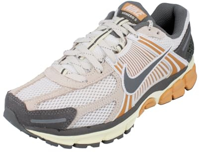NIKE IB7469-030 Zoom Vomero 5 Hombre Phantom/Flat Pewter-Copper Moon EU 45