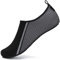 SAGUARO Unisex Strandschuhe Weiche Flexibel Wassersocken Ultraleicht Schwimmschuhe Herren Damen Wassersportschuhe Schnell Trocknend rutschfest Tauchschuhe, Grau 38/39