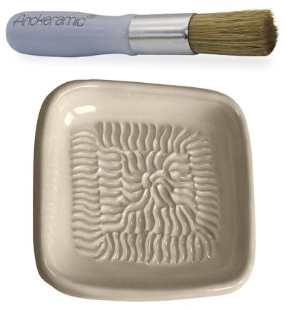 ANCKERAMIC® Ceramico - Piatto da grattugia e pennello da forno con setole naturali, set in ceramica per aglio, zenzero, noce moscata, fatto a mano (bianco/lilla)