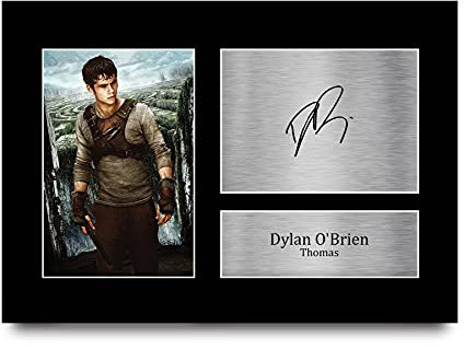 HWC Trading A4 Dylan O'Brien Maze Runner Geschenke Gedruckt, Signiert Autogramm Bild Für Film-Erinnerungsstücke-Fans - A4 Eingerahmt