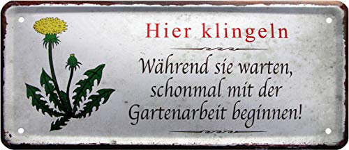 WOGEKA ART Retro Blechschild - Hier klingeln und Schon mal Unkraut pflücken - witziger Spruch Geschenk-Idee Geburtstag Weihnachten Dekoration 20x30 cm Vintage-Design Metall 1536