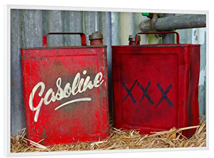 artboxONE Poster mit weißem Rahmen 18x13 cm Reise Rote Benzinkanister - Bild Motorsport Automobil autorennen