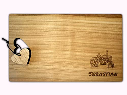 Schneidebrett Herz | TRAKTOR Holzbrett personalisiert mit Name graviert, Trecker Oldtimer Bauernhof, Geschenkidee Ostern, Weihnachten, Herzbrett, Frühstücksbrett Landwirt Einheitsgröße