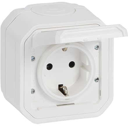 LEGRAND, Plexo New Feuchtraum-Steckdose, Schuko-Standard, inklusive Klappdeckel, Berührungsschutz, Installation mit Schraubklemmen, 16 Ampere, 250 Volt, IP44 - IK07, Farbe: Weiß, 069771L