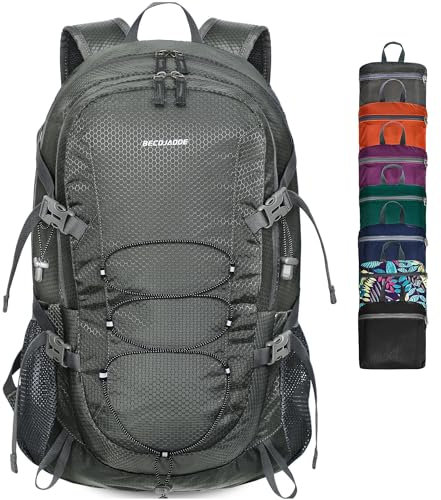 BECOJADDE Wanderrucksack Herren Damen 40L Ultraleichter Faltbarer Rucksack Wasserdichter Reiserucksack Trekkingrucksack mit Nassfach für Wandern, Reisen, Radfahren und Klettern, Grau