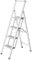 WENKO Leichte Aluminium Trittleiter mit 4 Stufen für 100 cm höheren Stand, rutschsichere XXL-Stufen, Design Klapptrittleiter, TÜV Süd Zertifiziert, 44 x 153 x 5,5 cm, Weiß
