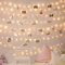 GloBrite Guirlande lumineuse 100 LED à piles avec pinces à photos et ficelle, 10 m, fonctionne à piles avec 60 mini pinces et ficelle pour photos – Idéale pour une ambiance de chambre, une fête ou une