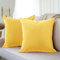 Encasa XO Kissenbezüge aus Samt - 2er-Set (40x40 cm) - Lemon Yellow- Uni gefärbt, weich & glatt, waschbar, quadratisch, großer Wurfkissenbezug für Couch, Sofa, Stuhl, Bett und Wohnbereich
