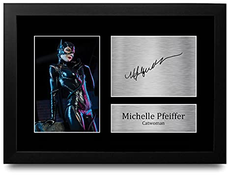 HWC Trading A4 FR Michelle Pfeiffer Batman Catwoman Presents Gedrucktes signiertes Autogramm Bild für Film-Fans, A4 gerahmt