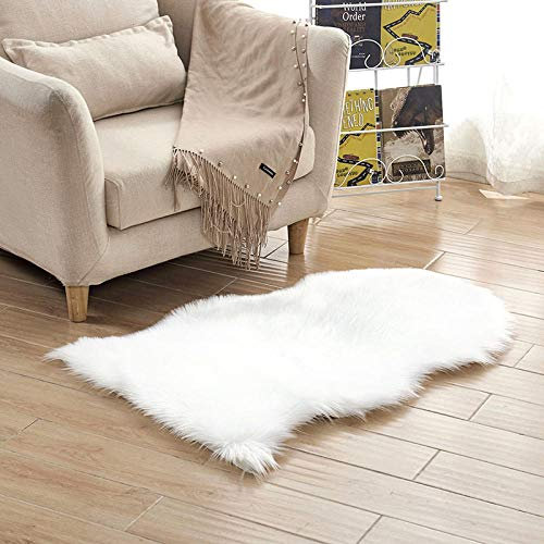 WIONE Lammfell Teppich Schaffell Lammfellimitat Schaffellimitat Wollteppich Faux Teppich Kunstfell Nachahmung Wolle Bettvorleger Sofa Matte Longhair Fell Weiß 40 * 60cm