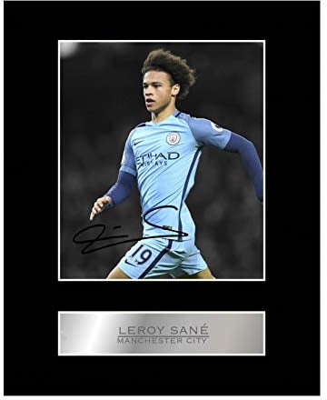 Signiertes Foto mit Aufsteller von Leroy Sané von Manchester City