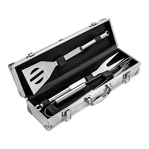 Monsterzeug Grillbesteck Set, Grill Zubehör Geschenk Set, Grill Geschenke für Männer, 3-teiliges Grill Set, Grillzange, Pfannenwender, Fleischgabel, Grillkoffer mit Gravur, BBQ Zubehör, Besteckset