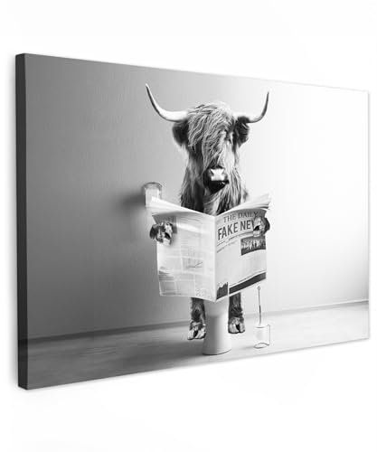 MuchoWow© Leinwand Bilder Groß 120x80 cm XXL Wanddeko Wohnzimmer Aesthetic Room Decor Deko Zimmer Wandbilder Modern Fotogeschenke Toilette - Zeitung - Schottisches Hochlandrind - Schwarz und Weiß
