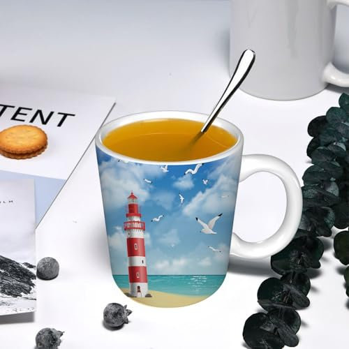 YOIUE Tasse aus Keramik - Große 11oz Tassen 330ml Kaffeetassen mit Henkel, 100% Handbemalt - Trinkgläser mit Griff - Weiß, Realistischer Leuchtturm am Strand mit Möwen und Meer im Hintergrund