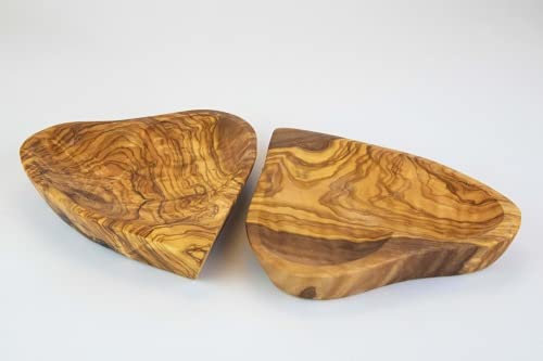 Set di 2 piatti da portata in legno d'ulivo a forma di cuore