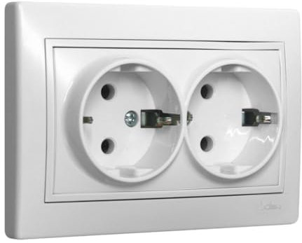 Prise double Schuko 2P+T blanche, série Europe, pour une utilisation en intérieur, idéale pour connecter des appareils électriques simultanément.