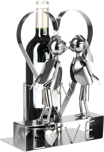 BRUBAKER Weinflaschenhalter Love Liebespaar im großen Herz - Metall Flaschenhalter - 29 cm Wein Geschenk für Paare zum Valentinstag, Hochzeit oder Geburtstag - Flaschenständer mit Grußkarte