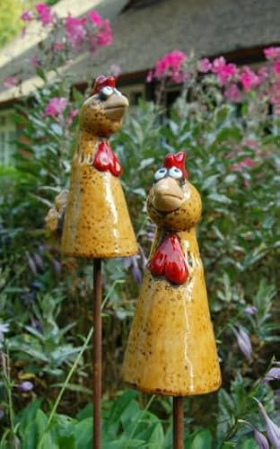 windschief-living Sehr süßer Landhaus Zaunhocker Huhn Dottie, Zaunfigur aus Keramik, Gartendeko, Zaunstecker