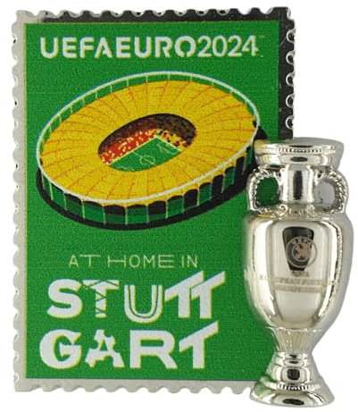 UEFA AMBALLCOM | Riproduzione in miniatura della Coppa Euro 2024 | Spilletta per i padroni di casa - Tutte le città | 23 x 31 mm | Regalo per gli appassionati di calcio. (stutgart)
