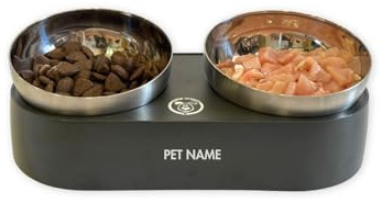 SUPER DOGGY Comedero Perro Personalizado con Nombre - Comedero Elevado e Inclinado de Acero Inoxidable - Cuenco Antideslizante y Antiderrames para Perros y Gatos - Ideal Bebedero