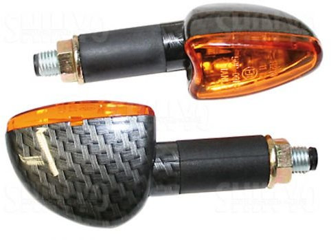 Streetparts24 SHIN YO Mini Blinker Set ARROW Carbon Look E-geprüft - 12V 21W BAY9S, M10 Gewindebolzen, Kunststoffgehäuse im Carbonlook, Gelbes Glas, 44mm x 91mm, 1 Paar