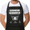 Sugeru®Kochschürze-HIER GRILLT DER CHEF PERSÖNLICH-Muster | Schürze mit 2 Taschen für Damen und Herren | Verstellbare Wasserdicht Küchenschürze,Kochen Grillen für Haus,Restaurant (40 Jahre)