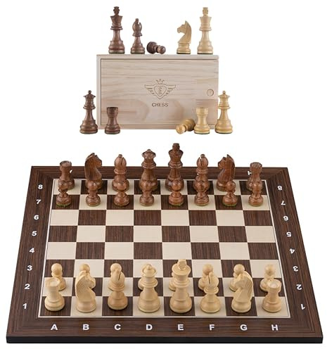 Engelhart - 170494 - Luxuriöses Schachspiel mit Koordinaten - Braun - 40 cm - Schachbrett aus Ahorn- und Cassia-Holz mit Intarsien - Gewichtete, Geschnitzte Figuren - Ab 6 Jahren
