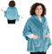 EzrAllora Fleece-Poncho-Decke, ohne Ärmel, leicht, warm, tragbare Decke, Schoßdecke, Geschenk für Oma (Königlicher Himmel)