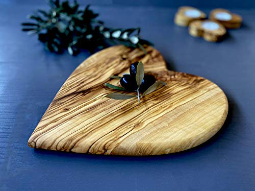 Planches en forme de cœur en bois d'olivier (24 cm)