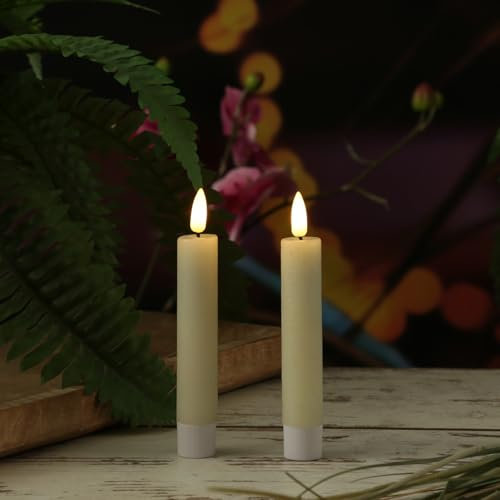 MARELIDA LED Stabkerzen in Rustik Optik Echtwachskerzen Dinnerkerzen Tafelkerzen mit leicht flackernder Flamme und Timer Spitzkerzen für Innen in creme (2 Stabkerzen H: 14cm)