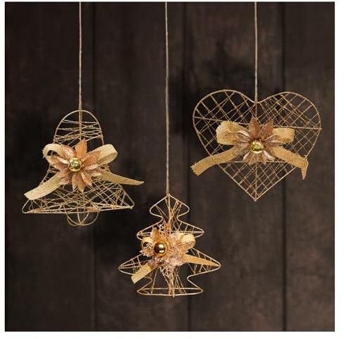 com-four® 3X Deko-Anhänger - Herz, Glocke, Baum - Goldfarbene Adventsdekoration - Tür-, Wand- und Fensterschmuck - glitzernde Weihnachtsdeko zum Aufhängen (3 Stück Mix - goldfarben)
