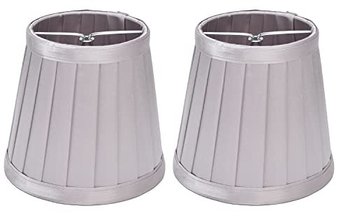 2 Stück Stoff Lampenschirm 8,7x11x12,2 cm E14 Clip Pleated Kerze Kronleuchter Nachttisch Lampenschirm Modern Kleiner Tischlampenschirme für Wandleuchte Stehlampe (Silber)
