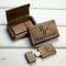 USB-Stick aus Holz mit Etui! Mit persönlicher Namens- und Initialen Gravur. 32 GB. Box Schatulle Schachtel zb. für Hochzeits Fotografen