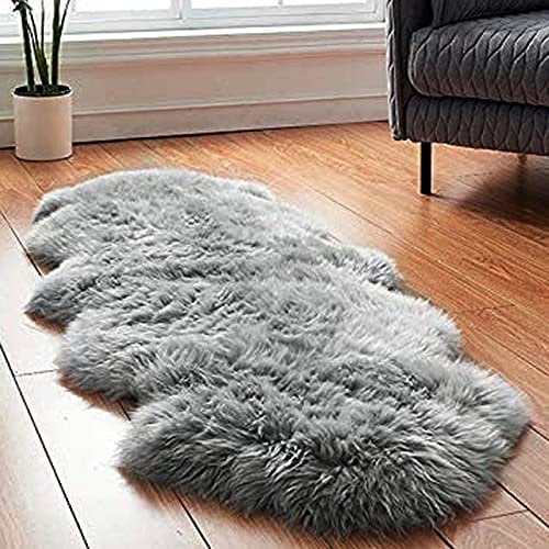Meyecon Kunstfell Teppich Lammfell Schaffell Grau Bettvorleger Fell Lammfellimitat Wollteppich Fellteppich Faux Fell Teppich Sofa Matte Fellimitat (grau, 160 x 60 cm)
