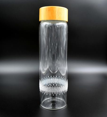 Generisch Trinkflasche aus Glas mit Bambusdeckel, übersät mit luxuriösen Strasssteinen aus Österreich (Bordüre)