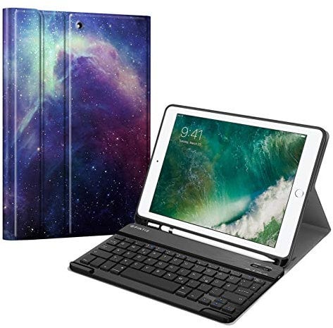 Fintie Tastatur Hülle für iPad 9.7 2018 (6. Generation), Soft TPU Rückseite Gehäuse Keyboard Case mit eingebautem Pencil Halter, magnetisch Abnehmbarer QWERTZ Bluetooth Tastatur, Die Galaxie