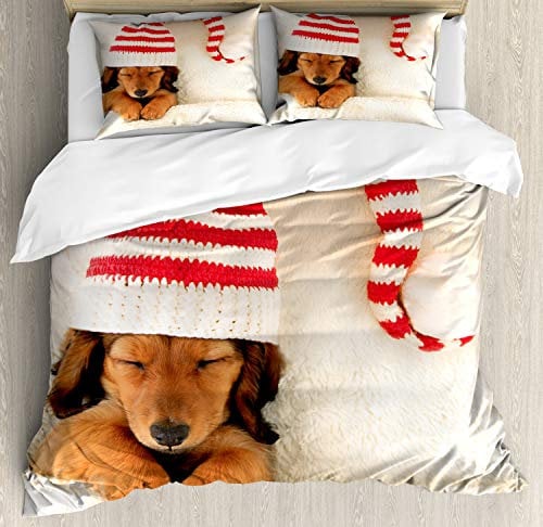 ABAKUHAUS Dackel Bettbezugs Set Für Doppelbetten, Hund in der Weihnachts Elf-Hut, Milbensicher Allergiker geeignet mit Kissenbezügen, 200 x 200 cm,Zimt
