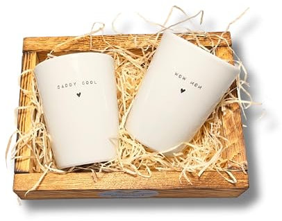 BAVAREGOLA 2er Porzellan Becher weiß Geschenk-Set 280ml mit Spruch Wow Mom & Daddy Cool - Tasse ohne Henkel für Kaffee, Tee, Latte oder Cappuccion - Geschenk für Frauen & Männer