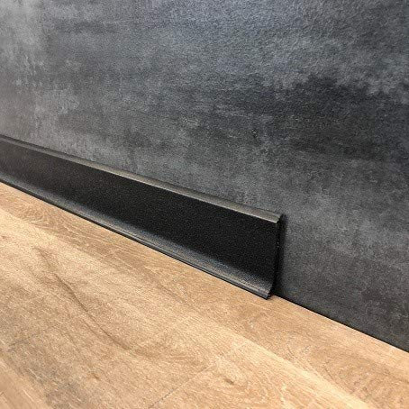 15 Meter Fußleisten | Sockelleisten 60 x 12.8 mm25560-1594 aus PVC Hartschaum mit durchgefärbter Weichlippe| Kunststoff-Leiste schwarz