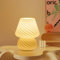 ONEWISH Pilzlampe, Tischlampe mit gestreiftem Glas, Nachttischlampe für Schlafzimmer, Wohnzimmer, inklusive Glühbirne, Geschenk für Geburtstag, Weihnachten und Erntedankfest, Gelb-cremige