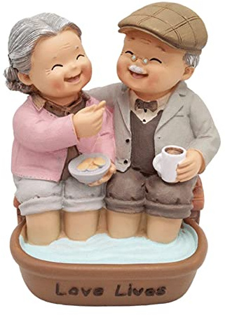 GEKIAN Garden Ornament Outdoor Christmas Old Man and Old Lady Ornament Creative Mini Ornament - Painted Desktop Figurines for Home Living Room Bedroom, 4, Multicolor