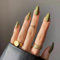 24Pcs Français Faux Ongles Court Amande Press on Nails Couleur Pure Naturel Ongles à Coller Ballerine Capsules Ongles Glossy Acrylique Faux Ongles Autocollants pour Femmes et Filles (Vert olive)