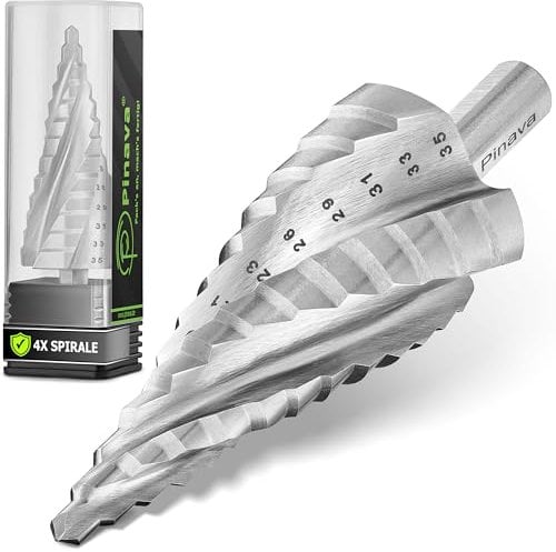 PINAVA® HSS Stufenbohrer 4XSPIRAL [Schneller, Präziser, Langlebiger] - Kegelbohrer mit 10mm Triangular-Schaft für Metall, Holz, Kunststoff - Lochbohrer Ø 5-35mm - 13 Stufen Konusbohrer Schälbohrer