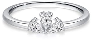 Musihy Verlobungsring für Frauen, Weißgold 750 Schlanker Verlobungsring im Kronendesign mit 0,25 ct Wassertropfen-Moissanit, Größe 47 (15.0)