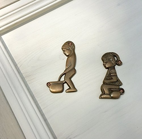 Antikas – Jeu de plaques en laiton patiné pour les portes de toilettes– Plaques garçon et fille